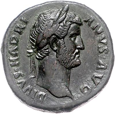 Divus Hadrianus - Münzen, Medaillen und Papiergeld