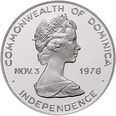 Dominica - Mince, medaile a papírové peníze