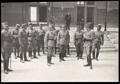 Fotoserie Promotion der Militär - Maria Theresien - Ordensritter am 17. August 1917 in der Villa Wartholz, - Onorificenze e decorazioni