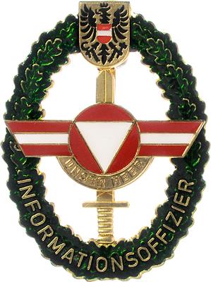 BH - Abzeichen Informationsoffiziere und "Innsbruck 1976" - Orders and decorations