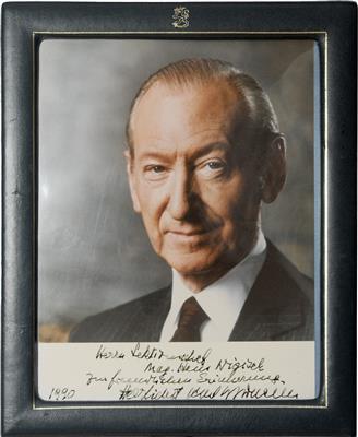 Geschenkportrait Bundespräsident Kurt Waldheim, - Řády a vyznamenání