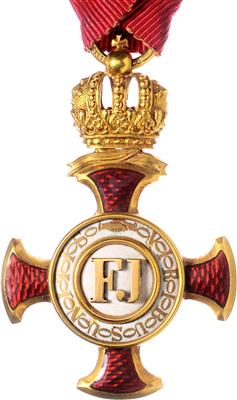 Goldenes Verdienstkreuz mit Krone - Orders and decorations