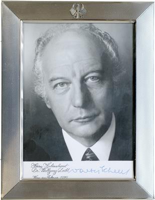 Geschenkfoto des deutschen Bundespräsidenten Walter Scheel, - Orden und Auszeichnungen