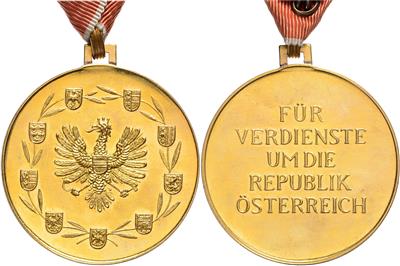 Lot Medaillen für Verdienste um die Republik Österreich (Österreichische Verdienstmedaille), - Řády a vyznamenání