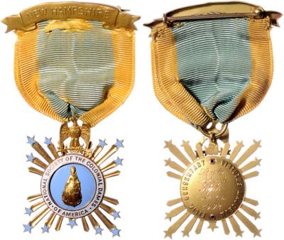Badge der National Society of the Colonial Dames of America, - Řády a vyznamenání
