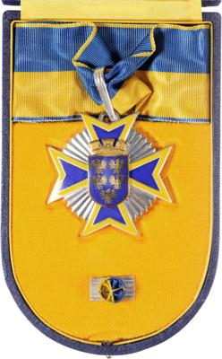 Ehrenzeichen für Verdienste um das Bundesland Niederösterreich, - Medals and awards