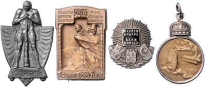 Lot Kappenabzeichen, Medaillen und Abzeichen, - Medals and awards