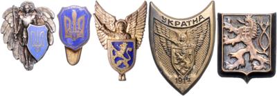 Lot Kappenabzeichen Ukraine, - Medals and awards