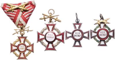 Lot Miniaturen Militärverdienstkreuz, - Medals and awards