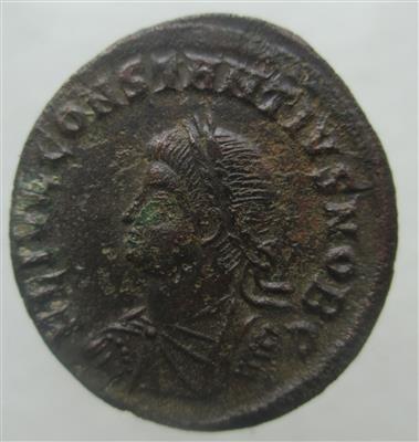 Constantius II. als Caesar - Mince a medaile