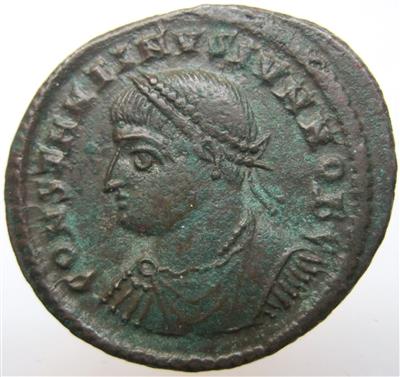Constantinus II. als Caesar - Mince a medaile