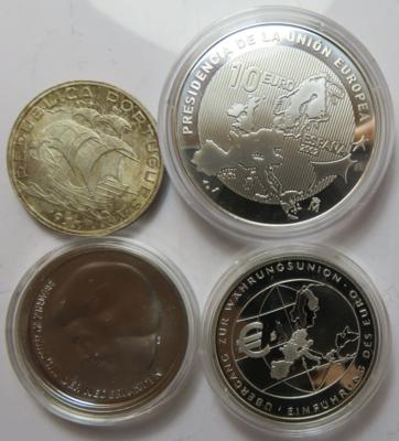 International (8 Stk, davon 5 AR) - Coins and medals