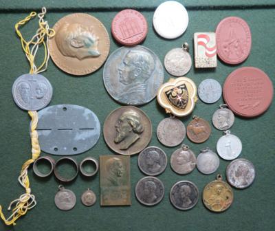 Medaillen und Jetons (ca. 30 Stk.) - Monete e medaglie