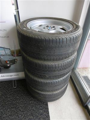 4 Reifen "Pirelli Scorpion" mit Alufelgen, - Motorová vozidla a technika