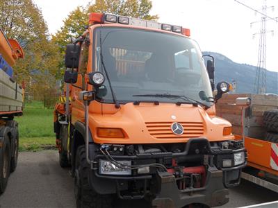 Zugmaschine "Mercedes-Benz Unimog U400", - Motorová vozidla a technika