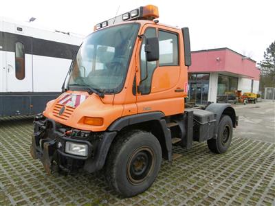 Zugmaschine "Mercedes Benz Unimog U300", - Cars and vehicles