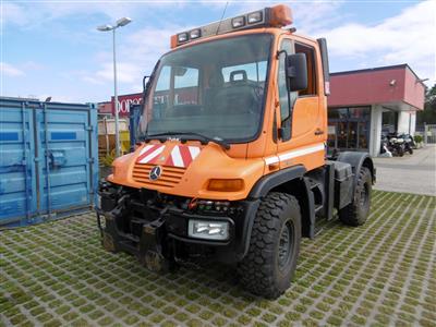 Zugmaschine "Mercedes Benz Unimog U300", - Cars and vehicles