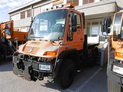 Zugmaschine "Mercedes Benz Unimog U400", - Cars and vehicles