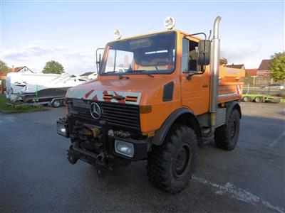 Zugmaschine "Mercedes Benz Unimog U1200" mit Aufsatzstreuer "Springer SA 131 2.0 EW", - Fahrzeuge und Technik