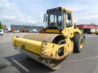 Selbstfahrende Arbeitsmaschine (Straßenwalze) "Bomag BW213 DH-4", - Motorová vozidla a technika