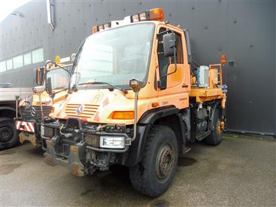 Zugmaschine "Mercedes-Benz Unimog U500" mit Böschungsmähgerät "Mulag SB600", - Fahrzeuge & Technik Land OÖ