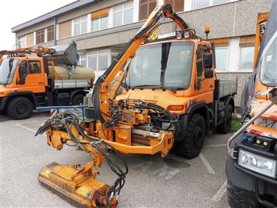 Zugmaschine "Mercedes Benz Unimog U400" mit Böschungsmähgerät "Mulag MKM700", - Fahrzeuge & Technik ASFINAG