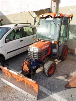 Zugmaschine (Kleintraktor) "Kubota B1610" mit Frontschneepflug "Kova", - Fahrzeuge & Technik Magistrat / TIWAG