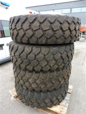 4 Reifen "Michelin" mit 3 Felgen, - Cars and vehicles