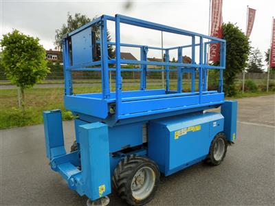 Selbstfahrende Diesel-Scherenarbeitsbühne "Genie GS-3268 RT", - Fahrzeuge und Technik