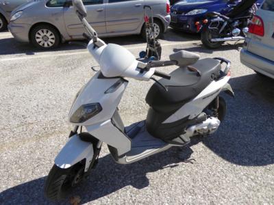 Moped "Aprilia Piaggio Sportcity One 50", - Motorová vozidla a technika