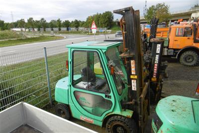 Hubstapler "Mitsubishi FD30T", - Fahrzeuge und Technik Land NÖ