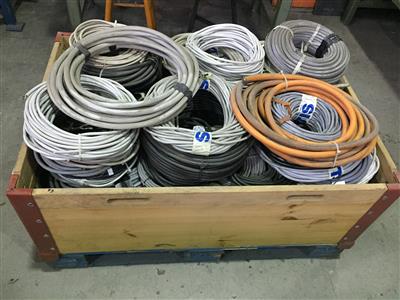 Palette mit gebrauchten Kabeln, - Metall- und Kunststoffbearbeitende Maschinen, Werkstätteneinrichtung und Rohmaterial
