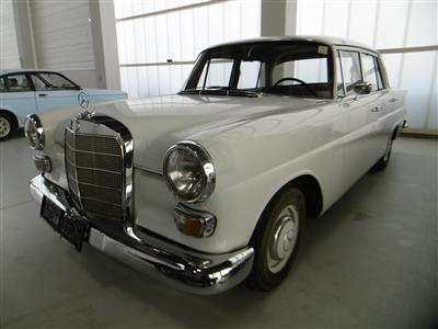 PKW "Mercedes Benz 200D", - Fahrzeuge und Technik