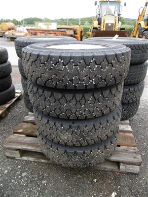 4 Winterreifen "Goodyear Cargo Ultra Grip 215/75 R16C" inklusive Stahlfelgen, - Cars and vehicles