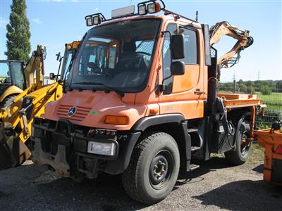 Zugmaschine "Mercedes Unimog U300" mit Böschungsmäher "Mulag MHU800" und Mähtüre, - Macchine e apparecchi tecnici