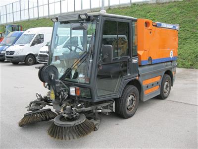 Kehr- und Saugmaschine "Schmidt Swingo Compact 200", - Fahrzeug und Technik