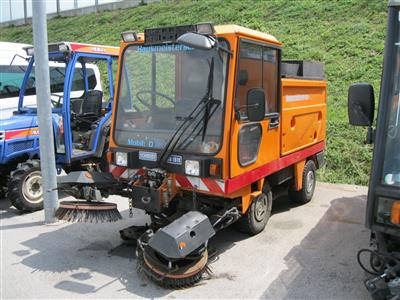 Saug- und Kehrmaschine "Schmidt SK151S", - Fahrzeug und Technik