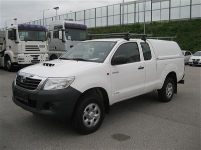 LKW "Toyota Hilux X-tra Cab Country 4 x 4 2.5 D-4D 145", - Motorová vozidla a technika