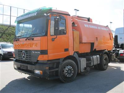 Selbstfahrende Arbeitsmaschine (Saug- und Kehrmaschine) "Mercedes-Benz Actros 1831L" mit Aufbau "Johnston J700", - Fahrzeuge und Technik