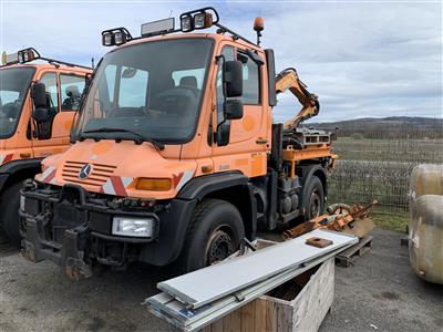 Zugmaschine "Mercedes-Benz Unimog U400 Allrad" mit Böschungsmäher "Mulag", - Fahrzeuge und Technik Land NÖ