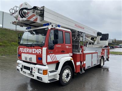 LKW (Feuerwehrfahrzeug) "MAN 18.284 LLLC" mit Hubrettungsbühne "Lohr-Magirus ALP32", - Macchine e apparecchi tecnici