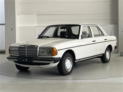 PKW "Mercedes-Benz 200" - Cars and vehicles
