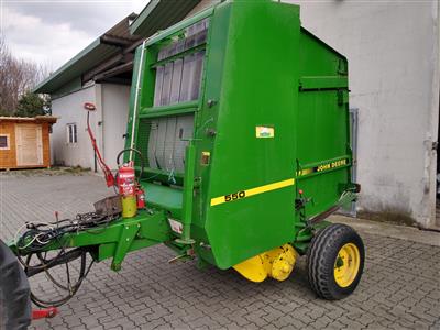 Rundballenpresse "Johne Deere 550", - Motorová vozidla a technika