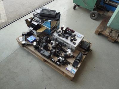 Konvolut Fotokameras  &  2 Videorekorder, - Cars and vehicles