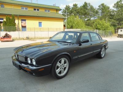 PKW "Jaguar XJR8 4.0lt S/C Automatik", - Motorová vozidla a technika