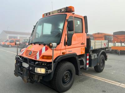 Zugmaschine "Unimog U300" mit 3-Seitenkipper, - Motorová vozidla a technika