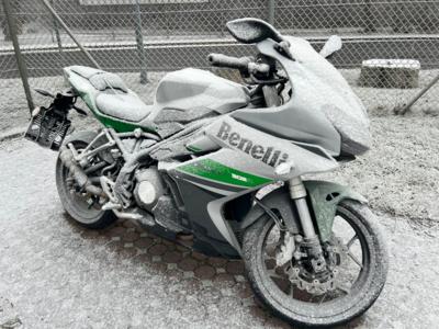 Motorrad "Benelli BN 302 R", - Fahrzeuge und Technik