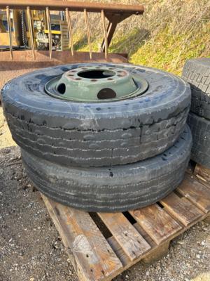 2 LKW-Kompletträder "Goodyear G293 11.00 R20", - Motorová vozidla a technika