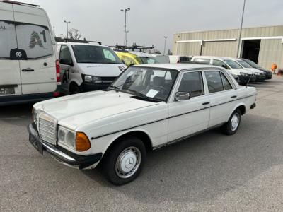 PKW "Mercedes-Benz 200", - Fahrzeuge und Technik