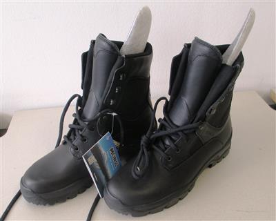 Paar Herrenschuhe Meindl, - Postal Service - Special auction